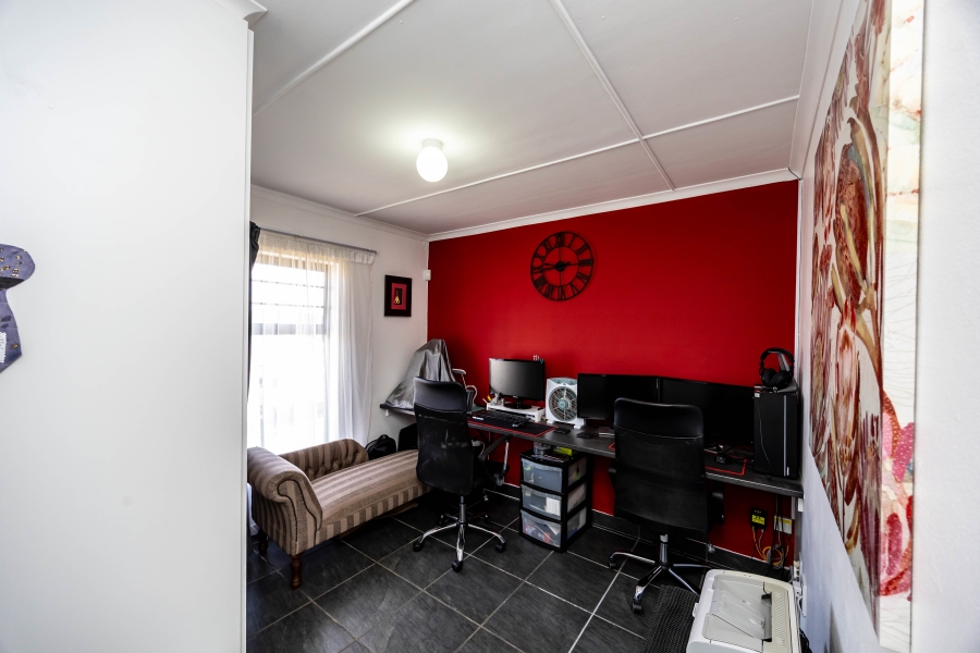 3 Bedroom Property for Sale in Nahoon Valley Park Eastern Cape